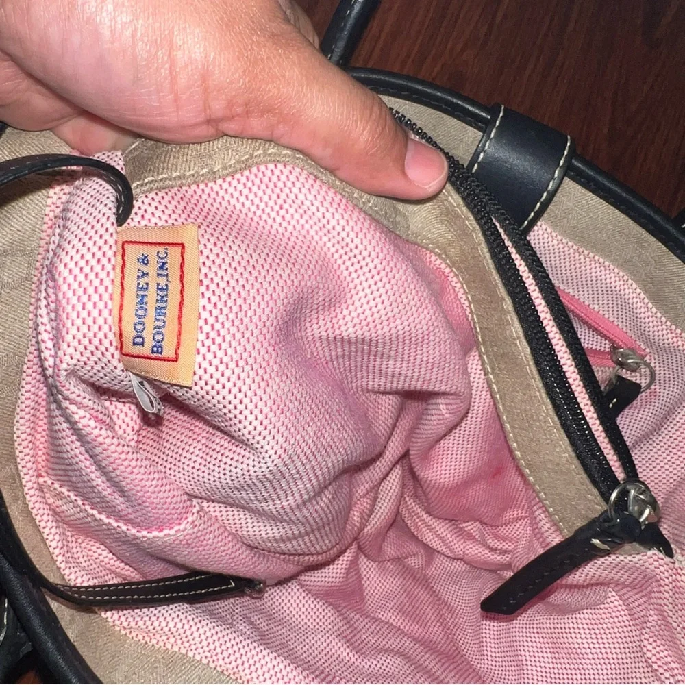 Dooney & Bourke Beige Canvas Shoulder Bag with Black Trim - Picture 12 of 12